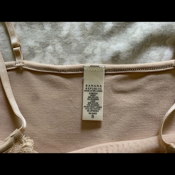 Banana Republic laces camisole NWOT - Picture 8 of 10